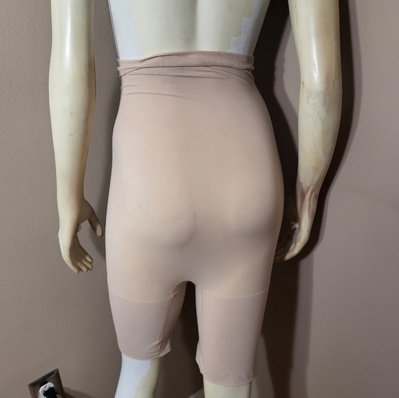 SPANX Womens Cream Power Series Shorts Sz 1X - Picture 4 of 5